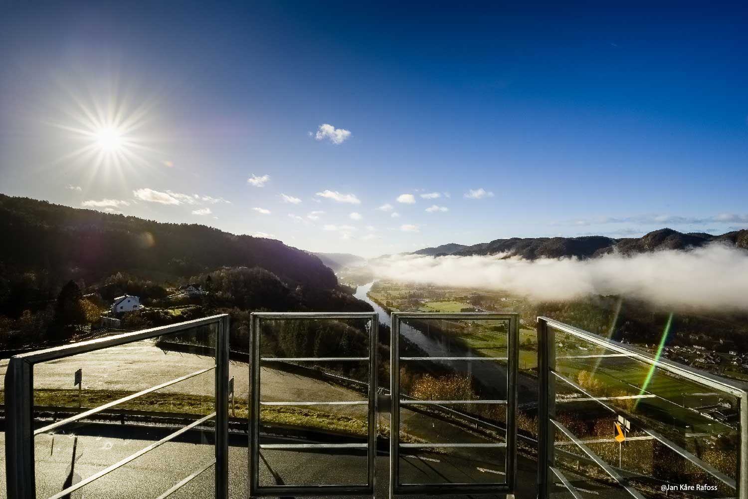 Utsikt over fjell og dal